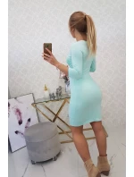 Priliehavé šaty s výrezom pod poprsím mincovník Priliehavé šaty s výrezom pod poprsím mincovník