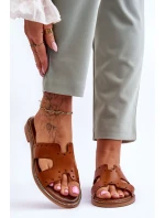 model 21617405 Dámské žabky s ozdobnými výřezy hnědé - Zazoo