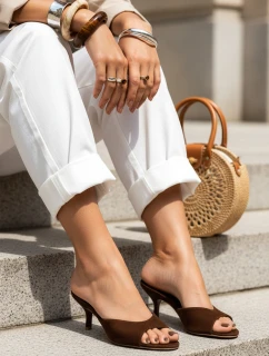 FashionStreet dámske semišové žabky moka ZY1390