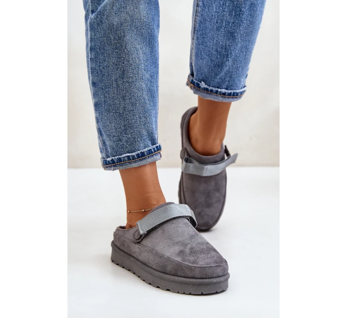 Dámské Teplé Pantofle S Kožešinou Na Platformě Šedé model 21671351 - Boto Dámské Teplé Pantofle S Kožešinou Na Platformě Šedé model 21671351 - Boto