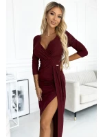 Lesklé dámské šaty ve vínové bordó barvě s výstřihem a rozparkem na noze model 18860510 - numoco