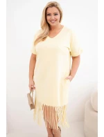 Dámské bavlněné šaty s výstřihem do V a třásněmi na spodním model 22036061 žlutá - K-Fashion
