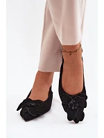 Kožené semišové sandály na plochém podpatku s ozdobným květem Vinceza 66951 Černé