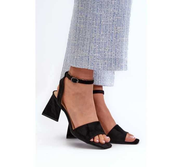 Sandále na podpätku model 196318 Step in style