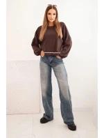 Dámska mikina s kapucňou s ozdobným lemom v spodnej časti hnedej farby