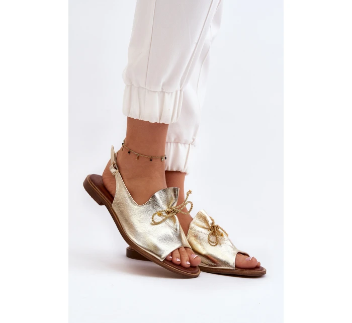 model 21646277 Kožené Ploché Sandály Zlaté - Zazoo