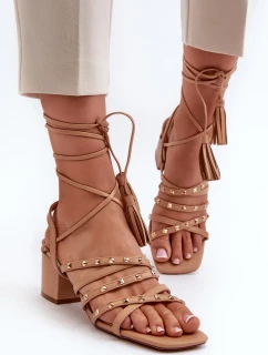 Šnurovacie sandále na nízkom podpätku zdobené cvočkami Camel Chrisele