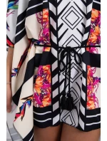 Netopierie šaty s viazaním v páse bielej