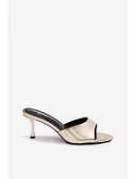 Sandály z umělé kůže na jehlovém podpatku Zlaté model 22103061 - Boto