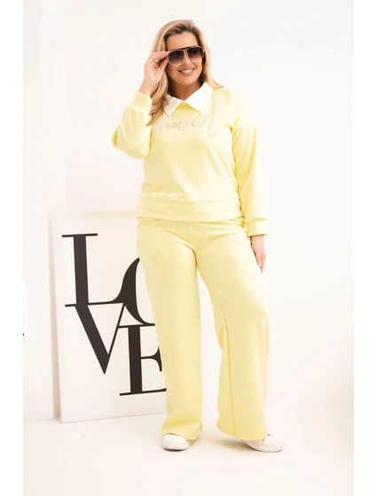Komplet dámský model 21924588 Plus Size se širokými nohavicemi a límečkem žlutý - K-Fashion