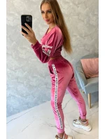 Velúrová súprava s nápisom Queen fuchsia