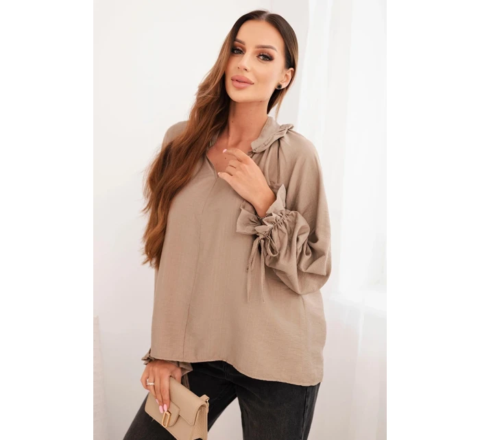 Dámska viskózna blúzka s véčkovým výstrihom a viazankami na rukávoch fango