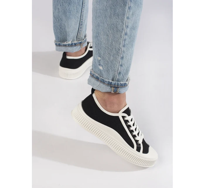 Exkluzívne čierne dámske tenisky bez podpätku Exkluzívne čierne dámske tenisky bez podpätku