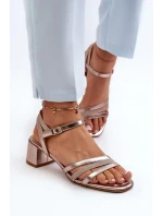 Sandále na podpätku model 196656 Vykročte štýlovo