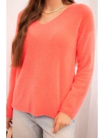 Dámský svetr z měkké pleteniny s výstřihem do V korálový