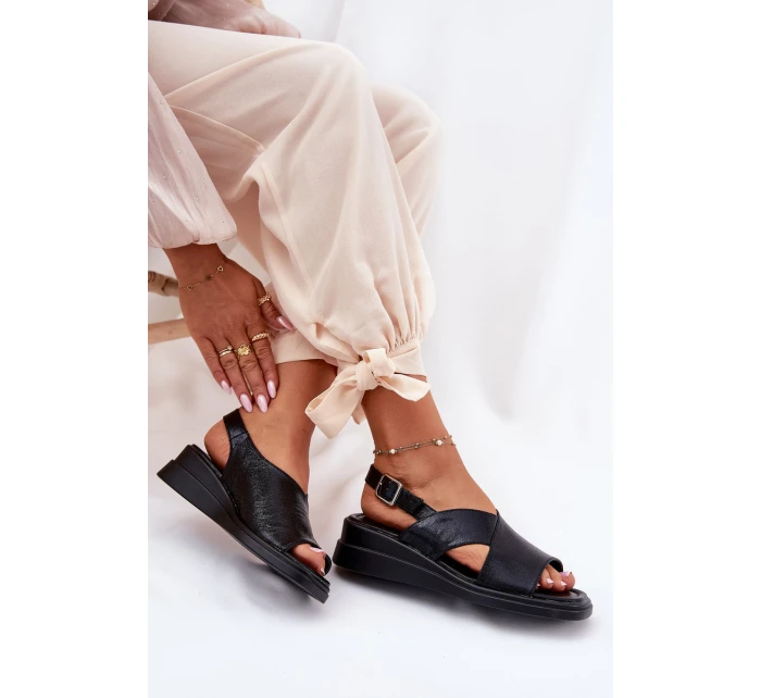 Lakierowane Sandały Damskie Na Koturnie Z Eko Skóry Czarne Quilara Lakierowane Sandały Damskie Na Koturnie Z Eko Skóry Czarne Quilara