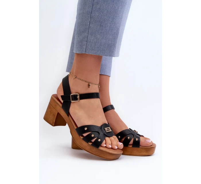 Dámske sandále na vysokom podpätku z ekokože, čierne Assames