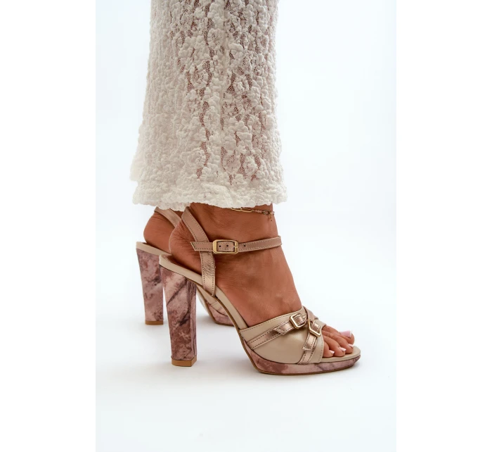 Dámské kožené sandály na podpatku model 21665619 - Maciejka