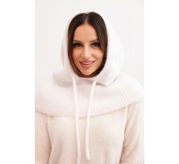 Dámska čiapka s kapucňou s pleteným vzorom biela