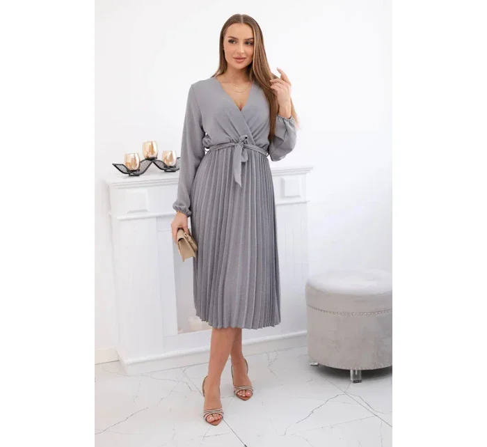 Šaty s viazaným plisovaným lemom sivé