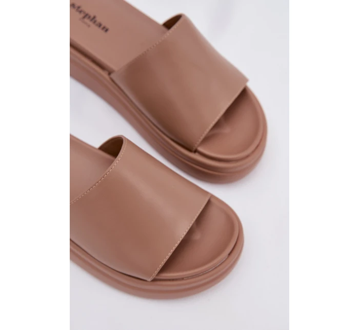 Dámské pantofle na platformě tmavě béžové model 21918985 - Boto