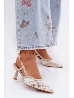 Sandály na podpatku s květinami Béžové model 22111412 - Boto