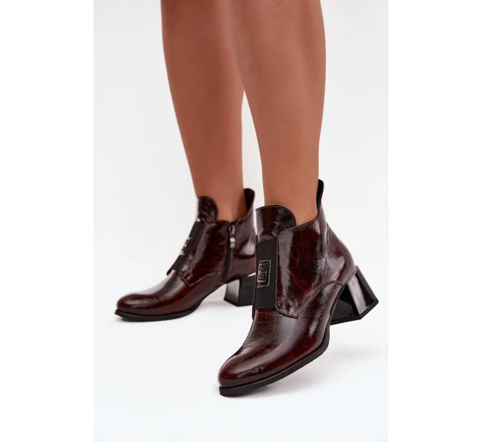 Kožené lakované kotníčkové boty na klínu s ozdobným detailem zateplené model 21712096 tmavě hnědé - Zazoo