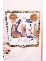 Halenka s 3D grafikou a model 18743920 volánky pudrově růžová - K-Fashion