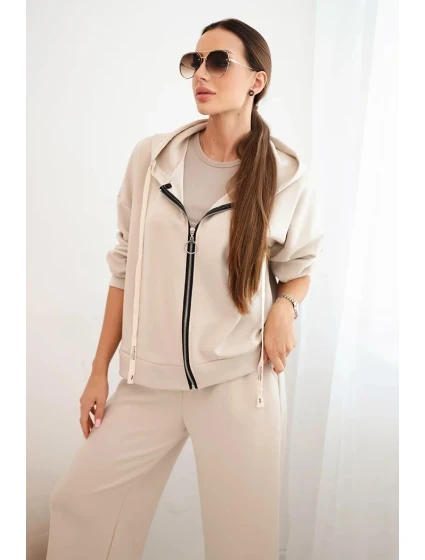 Dámska maslová súprava so širokými nohavicami a mikinou na zips béžová Dámska maslová súprava so širokými nohavicami a mikinou na zips béžová