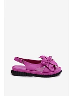 Kožené dámské sandály s ozdobným květinovým Vinceza 66917 Fuchsiová