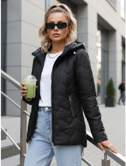 Dámska prechodná prešívaná bunda s kapucňou čierna FashionStreet TY5611