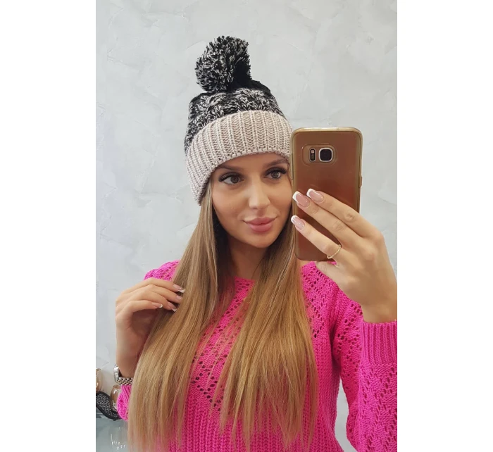 Dámska čiapka s brmbolcom Abigail K326 black+beige Dámska čiapka s brmbolcom Abigail K326 black+beige