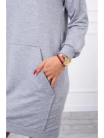 Šedé šaty s kapucí Šedé šaty s kapucí