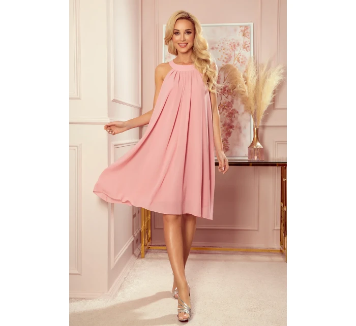 dámské šifonové šaty v pudrově růžové barvě s vázáním model 15740646 - numoco dámské šifonové šaty v pudrově růžové barvě s vázáním model 15740646 - numoco