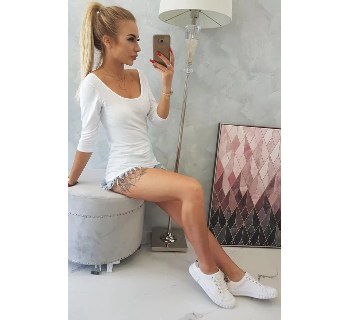 Halenka s kulatým výstřihem bílá