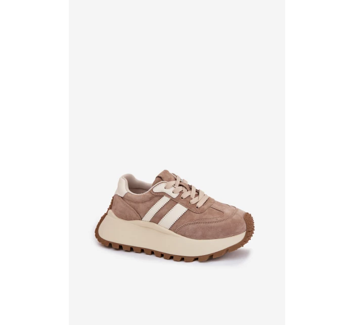 z semiše na masivní platformě Béžové model 22031733 - D&A z semiše na masivní platformě Béžové model 22031733 - D&A