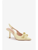Sandále na podpätku model 225213 Vykročte štýlovo