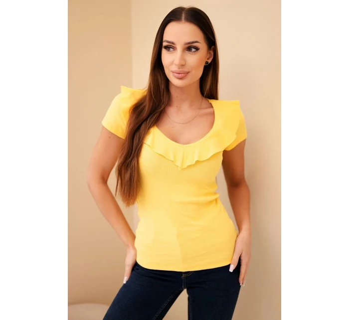 Dámska pruhovaná blúzka s volánom vo výstrihu žltá Dámska pruhovaná blúzka s volánom vo výstrihu žltá