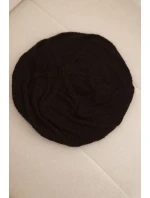 Dámská zimní pletená čepice volného střihu s ozdobným vzorem model 21878079 hnědá - K-Fashion