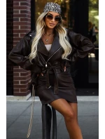 626-4 Mäkká bunda z ekokože s opaskom a asymetrickým zipsom - hnedá