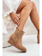 Zateplené boty na klínu s ozdobným zipem eko semišové camel model 21669825 - Boto