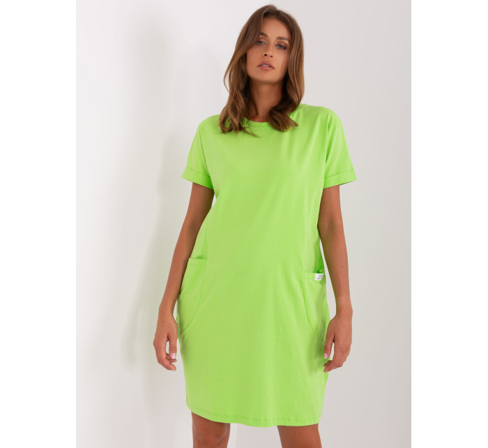 Svetlozelené základné šaty s okrúhlym výstrihom