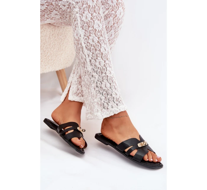 Ploché Dámské Pantofle S Páskem A Zlatým Detalem Černé model 21703742 - Boto Ploché Dámské Pantofle S Páskem A Zlatým Detalem Černé model 21703742 - Boto