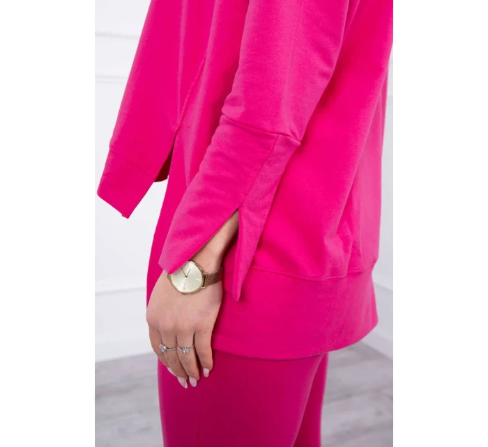 Souprava s oversize halenkou fuchsiové barvy Souprava s oversize halenkou fuchsiové barvy