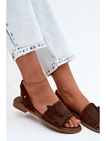 Kožené semišové sandály na nízkém podpatku s ozdobným květem Zazoo 407471 Čokoládové