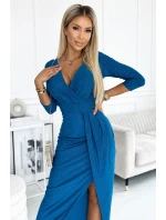 Lesklé dámské šaty v mořské barvě s výstřihem a rozparkem na noze model 18446671 - numoco Lesklé dámské šaty v mořské barvě s výstřihem a rozparkem na noze model 18446671 - numoco