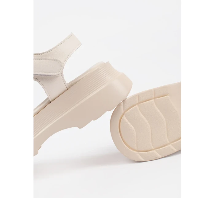 Pohodlné hnedé dámske sandále na platforme