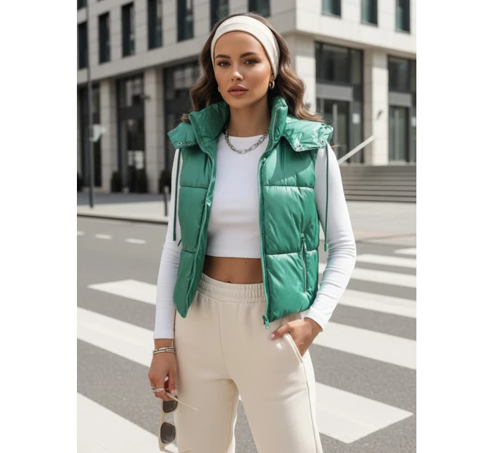 Dámská prošívaná vesta zelená Dstreet model 21969985 - FashionStreet Dámská prošívaná vesta zelená Dstreet model 21969985 - FashionStreet