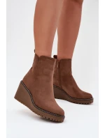 Dámska zateplená členková obuv na klin z eko semišu - hnedá Mavona Dámska zateplená členková obuv na klin z eko semišu - hnedá Mavona
