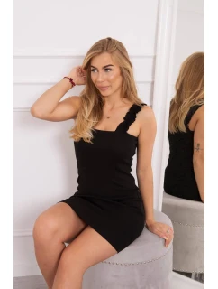 Čierne volánové šaty bez ramienok